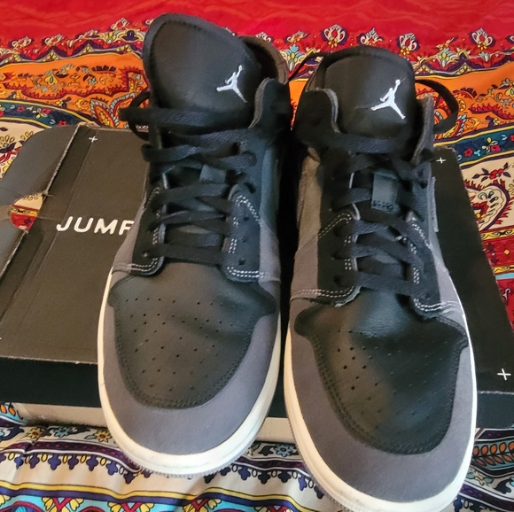 Air Jordan 1 - Picture 4 of 6